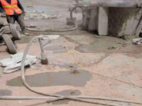 永定水泥混凝土路面板底注浆技术 路面脱空注浆整治方案